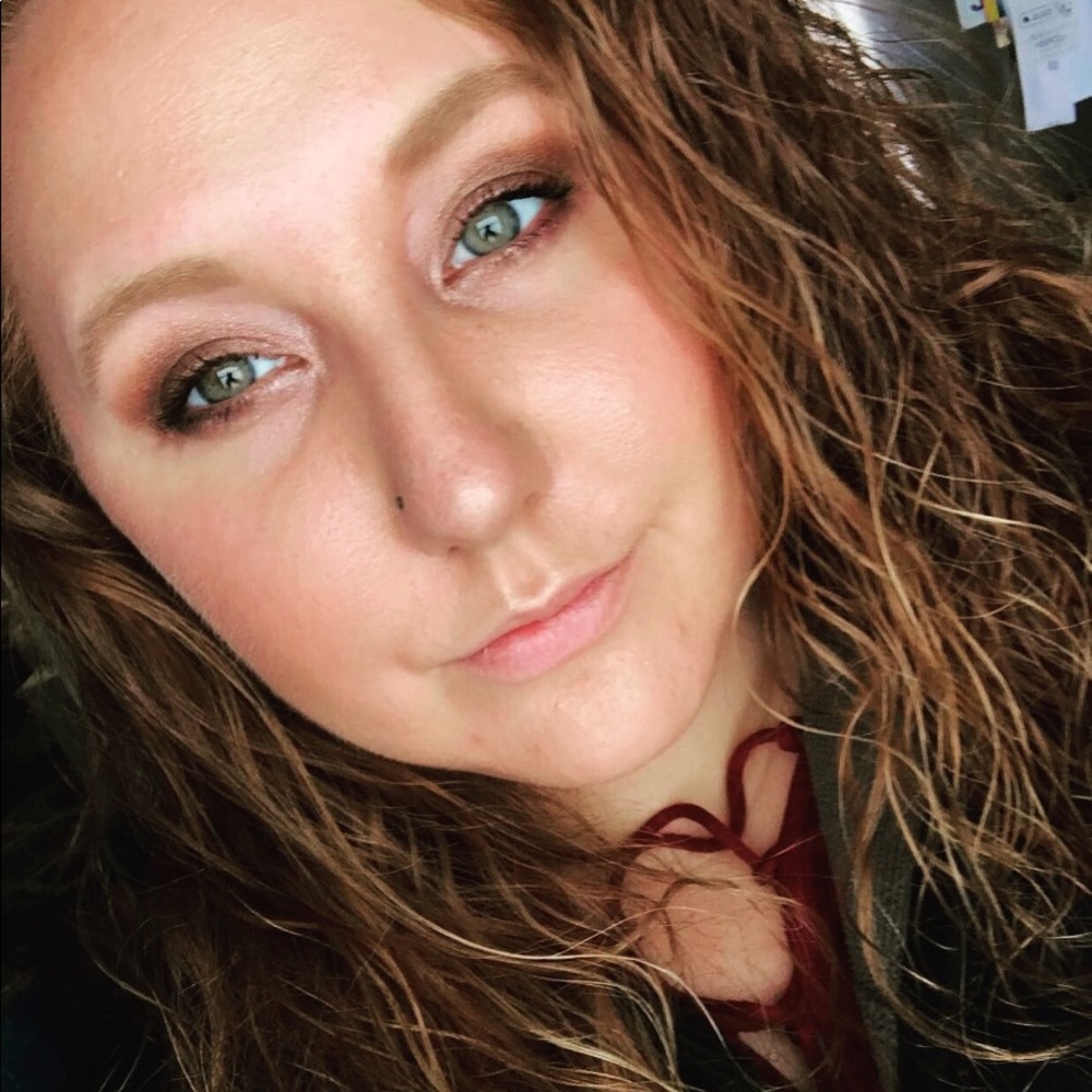 Meet your Posher, Alesha